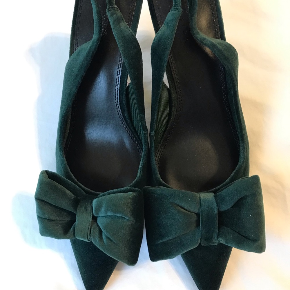 ASOS green velvet sling back heels with bow. Size 10. NEW